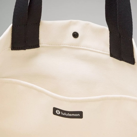 lululemon double handle canvas tote bag 🖤 - Picture 2 of 3
